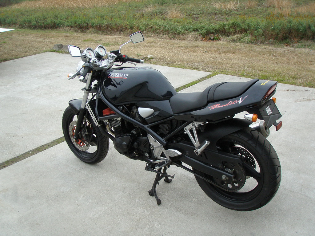 Купить мотоцикл Suzuki Bandit400V 1991 фото 9